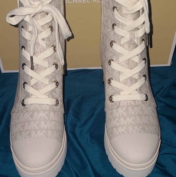 Michael Kors Bootie - Picture 13 of 16